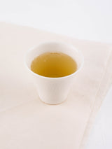 ヘルシーミールブレンド、マリエンの食後や美味しく食事を楽しむためのハーブティー(キャラウェイ、フェンネル入り)。ティーカップ