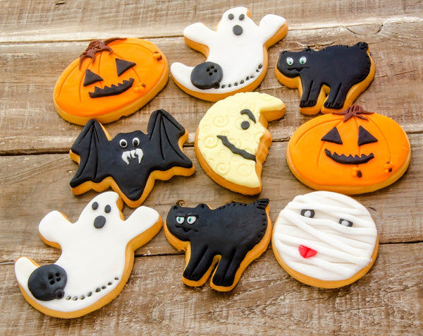 ハロウィンのお菓子、カボチャやおばけのクッキー