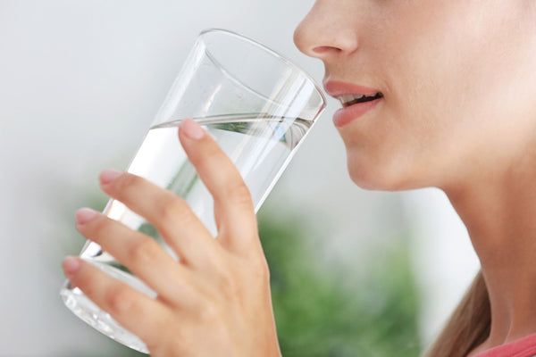 「健康のため水を飲もう」いつもより2杯多く、夏は水出しハーブティーで